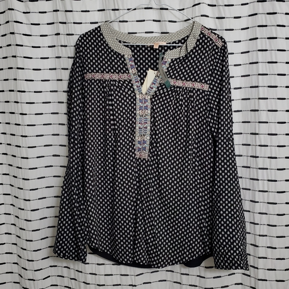 NWT Skies Are Blue Embroidered Long Sleeve